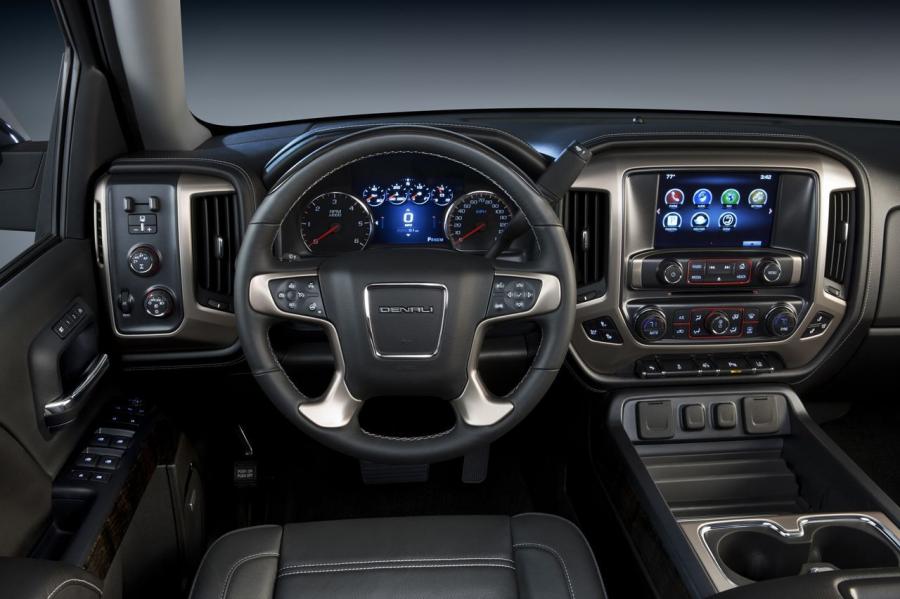  GMC Sierra Denali Crew Cab 2014 года  (фото 3 из 4)